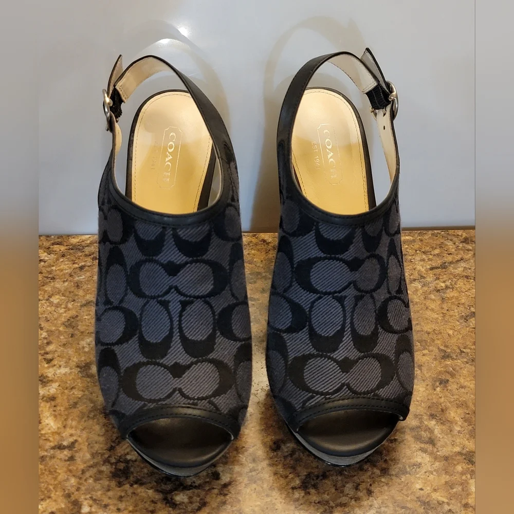 Coach Janet Signature C Pattern Black Wedge Sandals A8186 Size 7.5 Women's - Picture 3 of 6